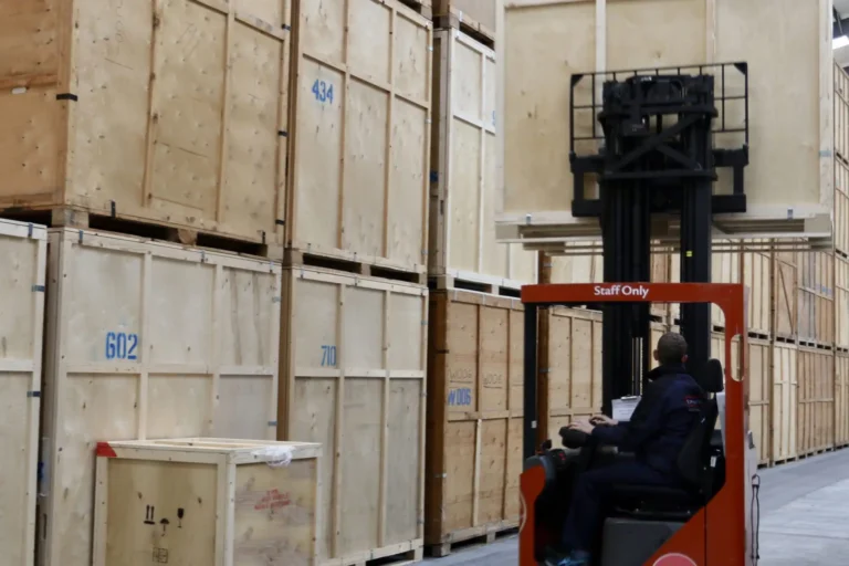 Choosing the Right Storage Facility in Knightsbridge – Essential Tips