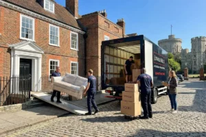 Windsor moving company Edward Miles Removals explain what happens on moving day, from careful loading to calm unloading and professional support.